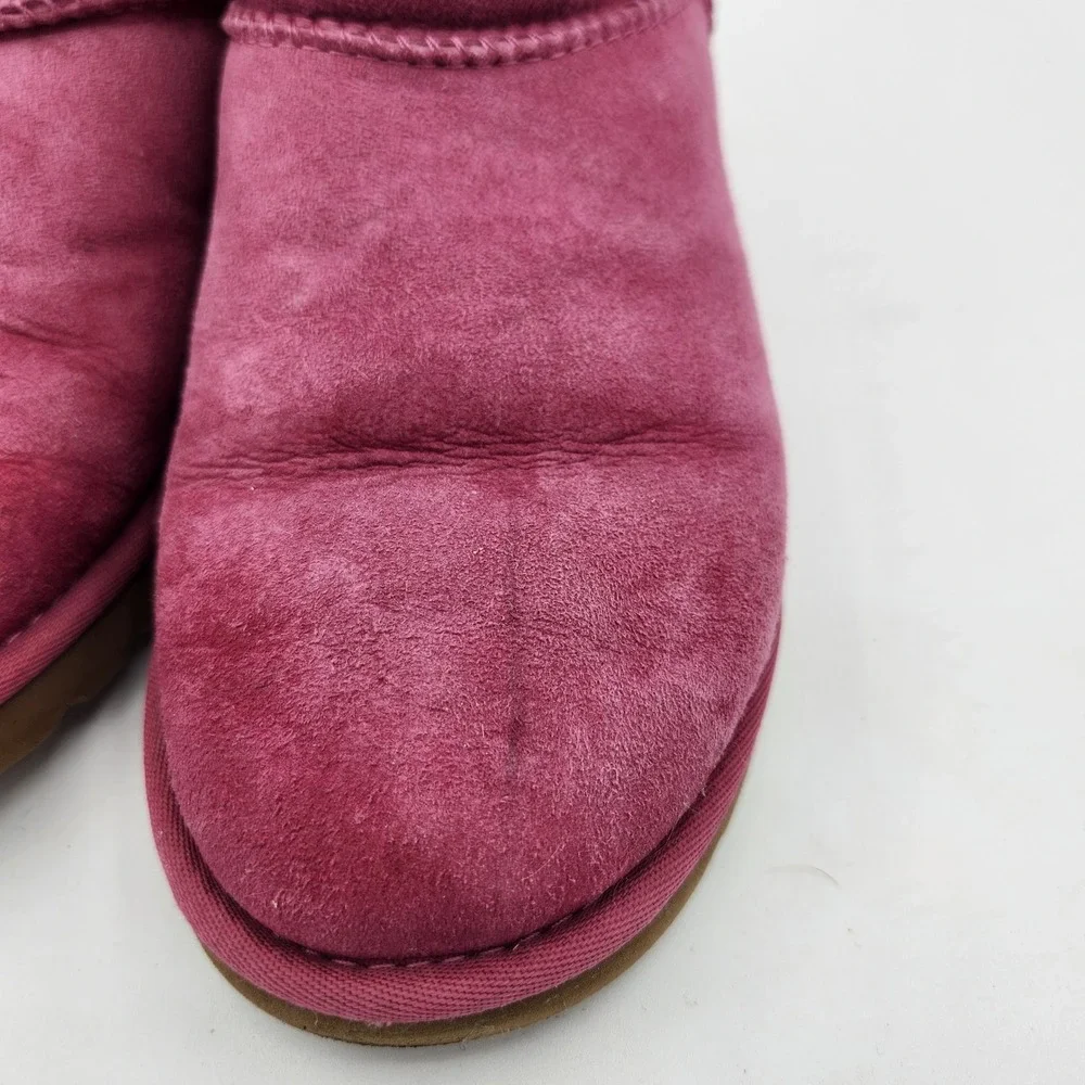 UGG Australia Classic Short Raspberry Suede Leather Boots‎ Womens Size 5 Ribbon